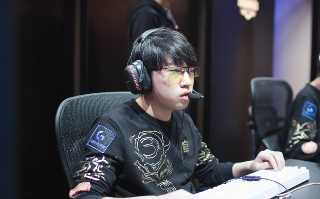 她都能在 她都能在