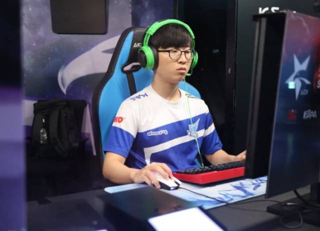 具备 具备